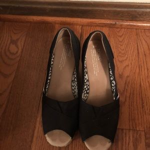 TOMS Canvas Wedges Size 8